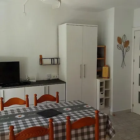 5 Pers Rosas,roses, Espagne- Piscine Appartement Roses